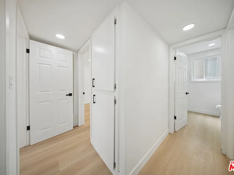 919 S Sherbourne Dr #1 — Photo 20