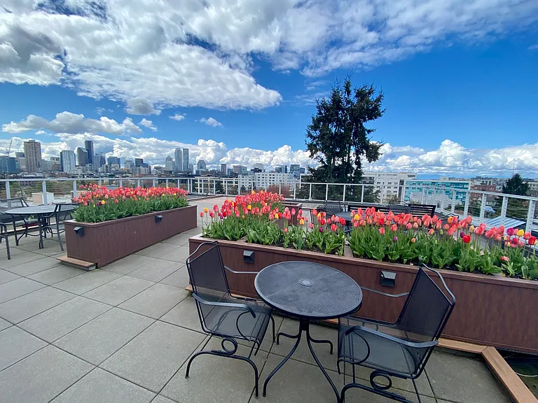 109 12th Ave E #305 — Photo 4