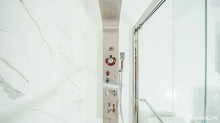 Rented by Nooklyn NYC LLC | media 22