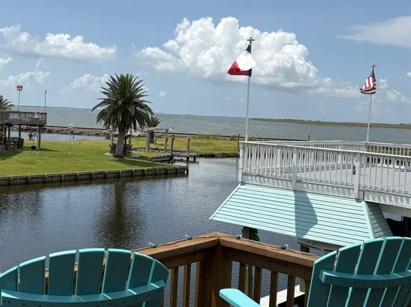 1255 Sailfish St, Bayou Vista, TX 77563