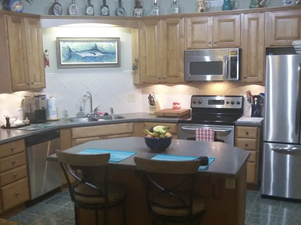 4425 Arendell St Unit 304, Morehead City, NC 28557