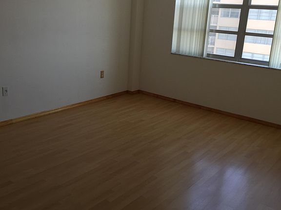 3rd image of 2750 NE 183rd St #T-1703