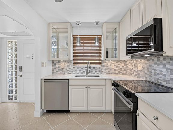 3rd image of 769 Jeffery Street #2-203