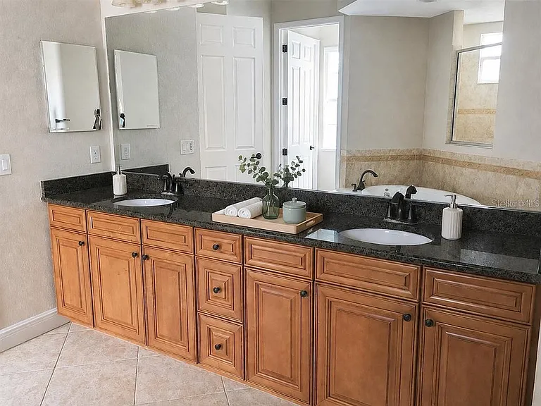 5570 Rock Dove Dr — Photo 25