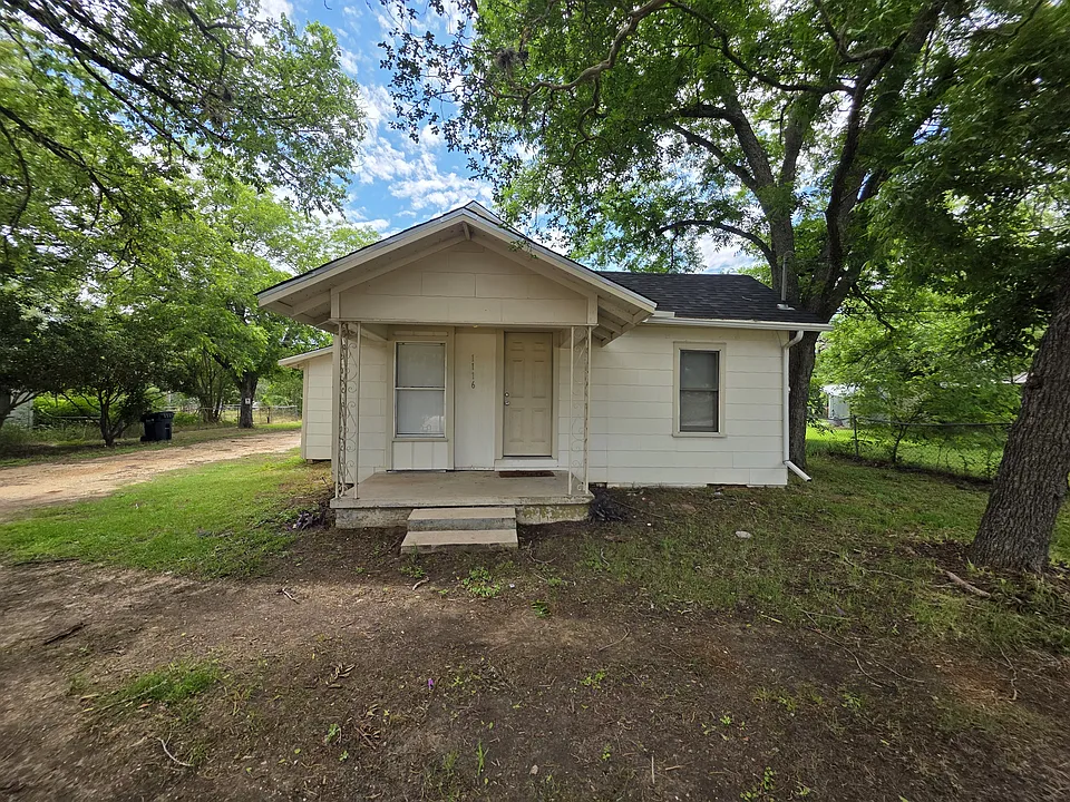 1116 E Cameron Ave