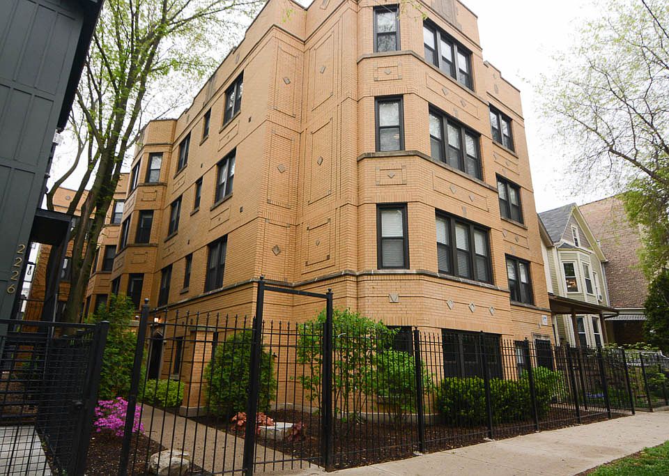 1st image of 2228 N Sawyer Ave #E4