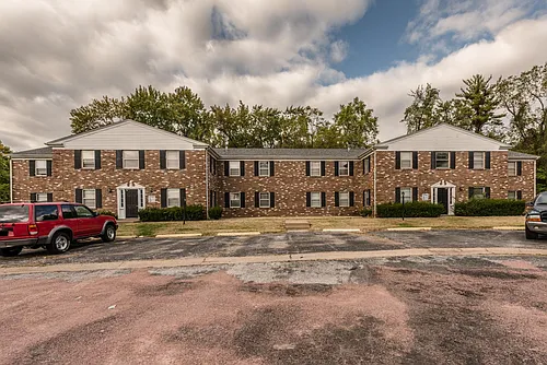 18 Regency Ct #18 Photo 1
