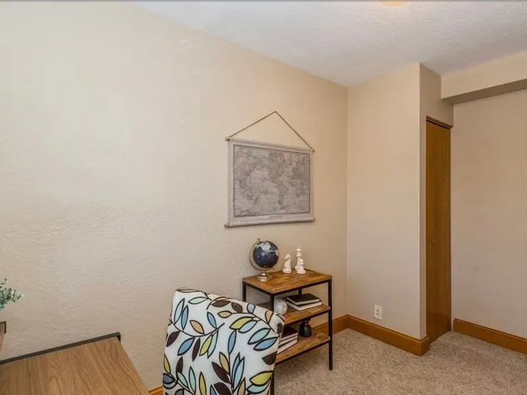 313 Grandview Ct — Photo 6