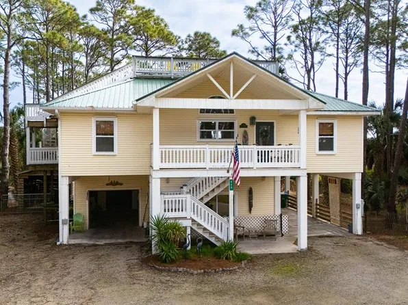 548 E Pine Ave, Eastpoint, FL 32328