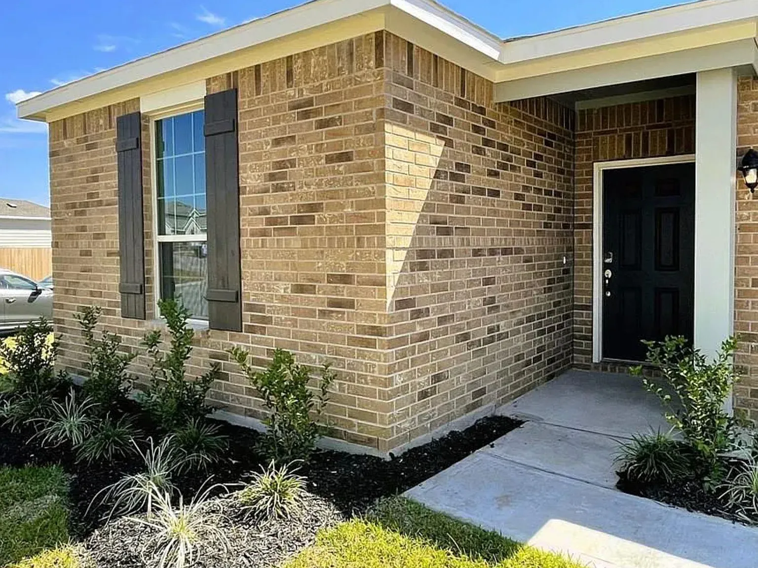 3 bed, 2.0 bath, 1637 sqft, $1,850 — Photo 2