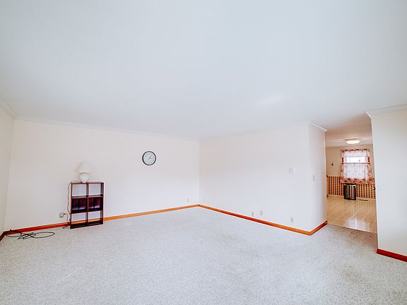 5th image of 304 E Cherry St #1