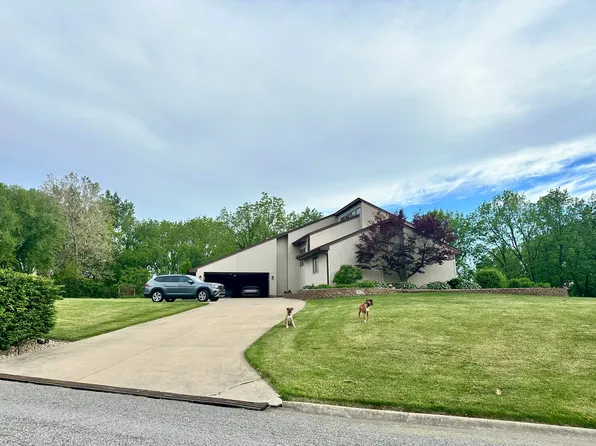 408 Brookwood Ct, Valparaiso, IN 46385