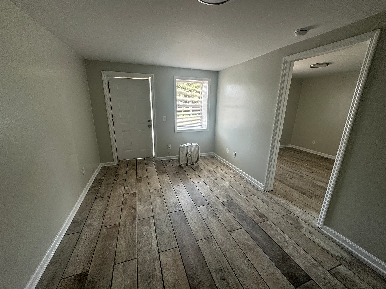 1 bed, 400 sqft, $875 — Photo 3