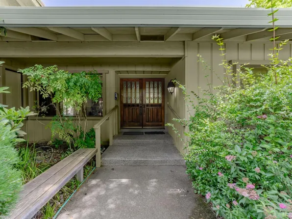 9133 Winding Oak Dr, Fair Oaks, CA 95628