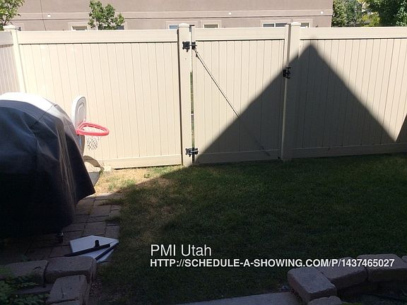 4th image of 137 S Tamarak Cir