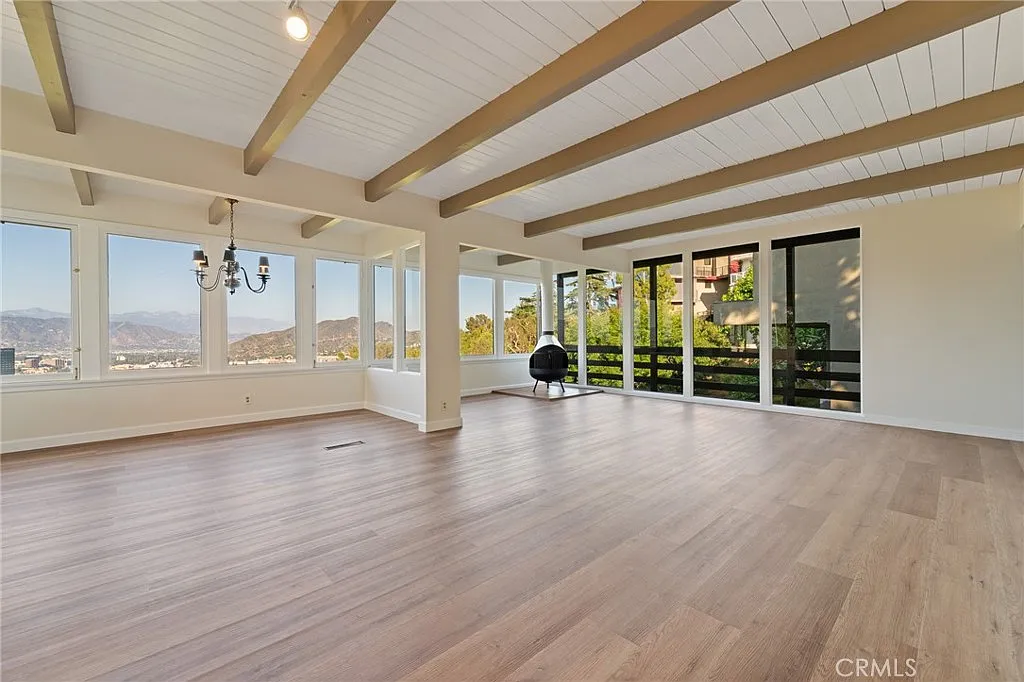 3 bed, 2313 sqft, $9,499 — Photo 4