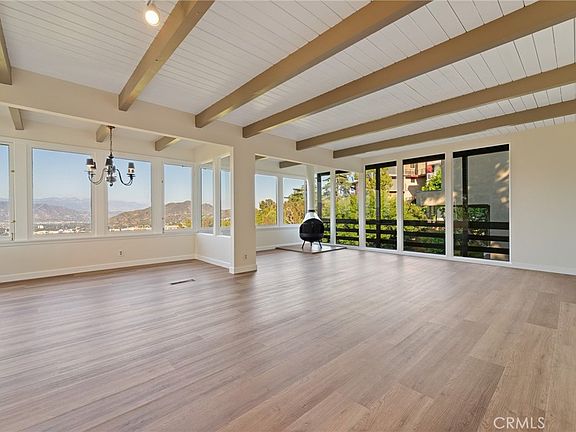 4th image of 3230 Wrightwood Studio Ctr