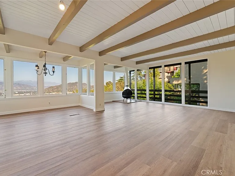 3230 Wrightwood Studio Ctr — Photo 4