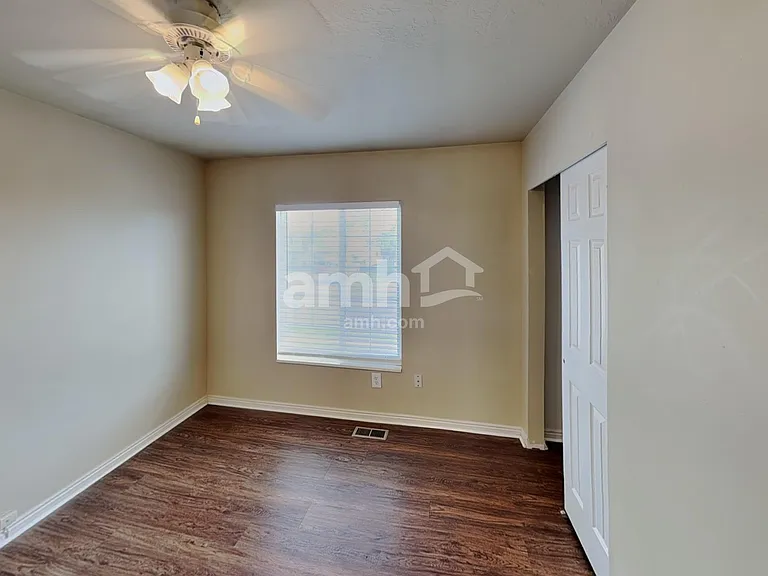 360 W 1900 S — Photo 12