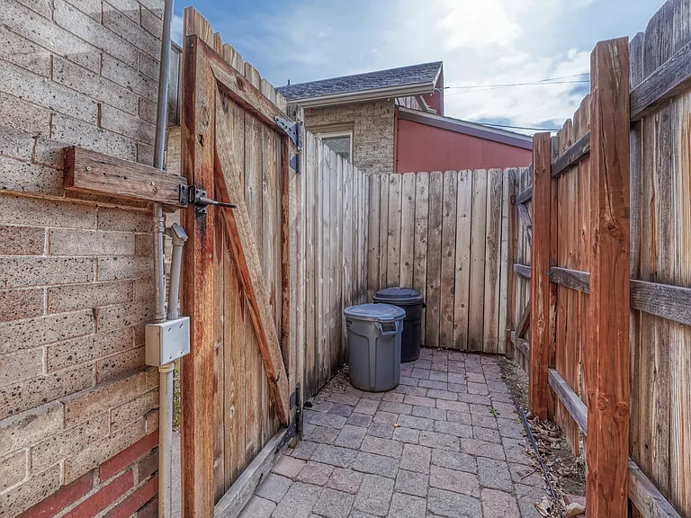 1445 S Lincoln St — Photo 19