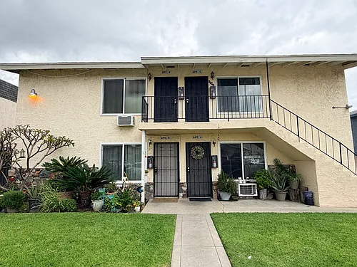 1548 N 11th Ave #D Photo 1