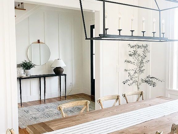 Formal Dining into Foyer