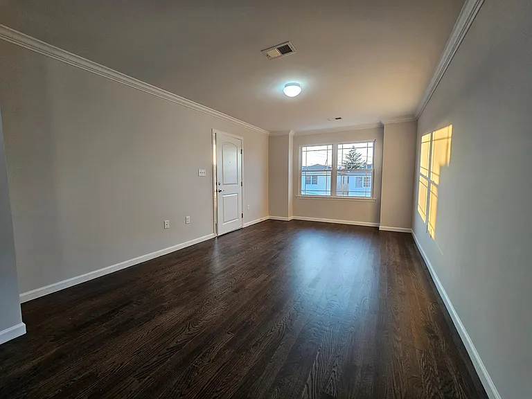 117 Miller St #2 — Photo 5