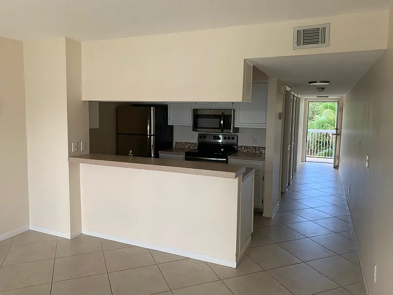 293 Cypress Point Dr #293 — Photo 4
