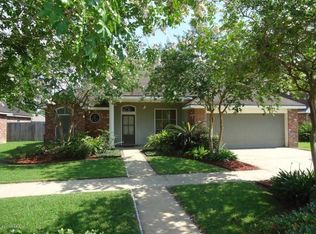 214 Manning Dr, Lafayette, LA 70508