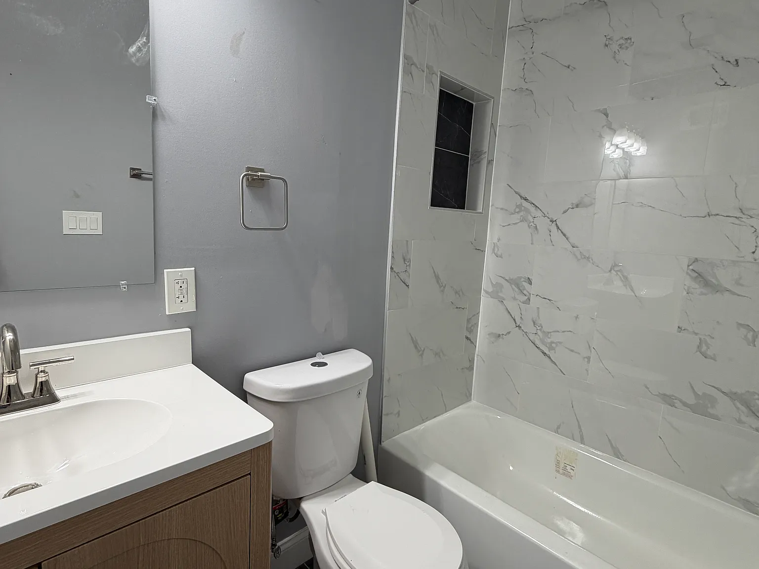 4 bed, 3.5 bath, 1900 sqft, $3,000 — Photo 4