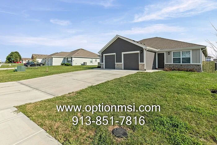 3 bed, 2.0 bath, 1250 sqft, $1,850 — Photo 3