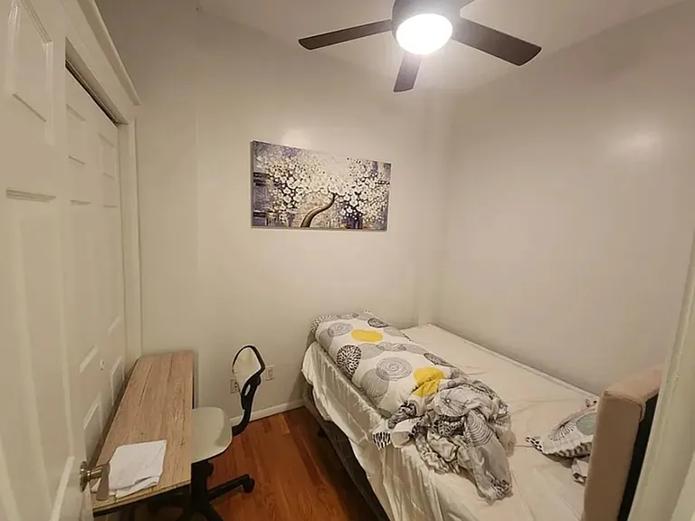 534 W 50th St #5B — Photo 4