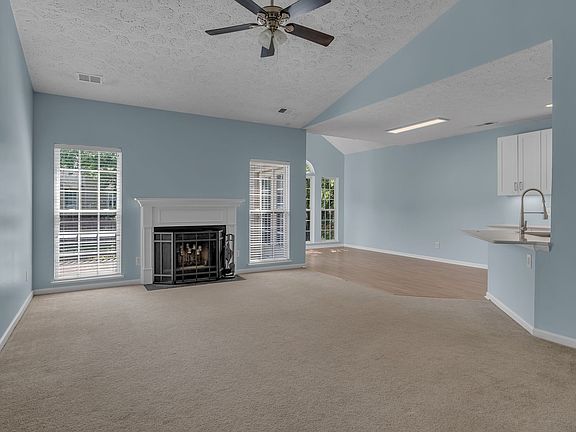 4th image of 1264 W Running Brook Rd