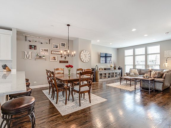 4th image of 628 Parkside Ct