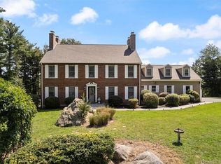 3 Drummers Trl, Old Saybrook, CT 06475