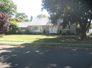 2117 Clinton Rd, Huntingdon Valley, PA 19006