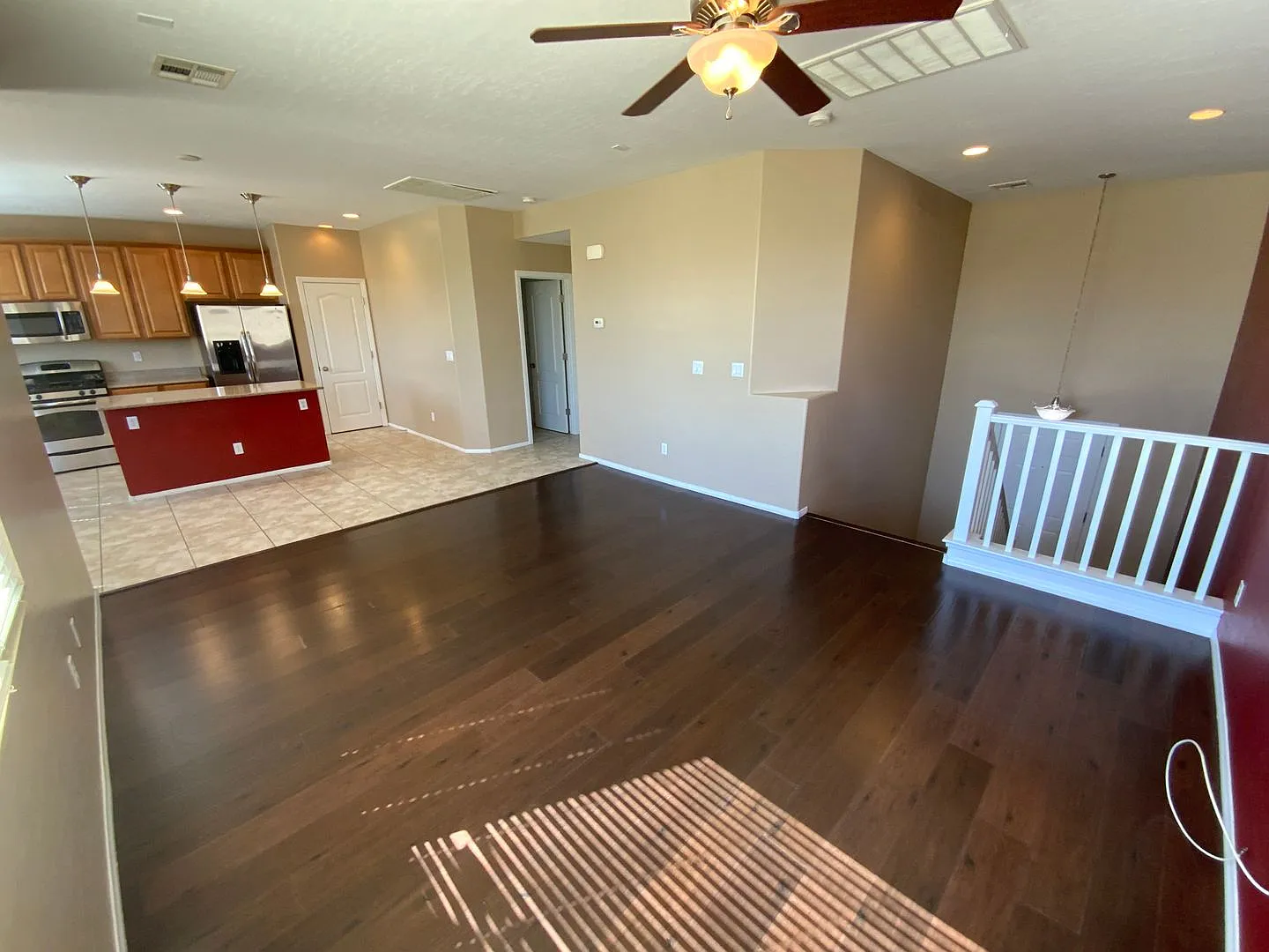 Nw 3 Bedroom With A Loft, Close To Community Playground — Photo 4