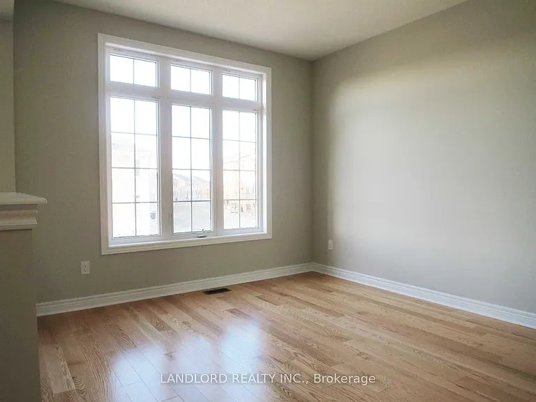 1189 Cactus Cres — Photo 4