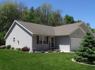 935 Harwood Ave, Green Bay, WI 54313