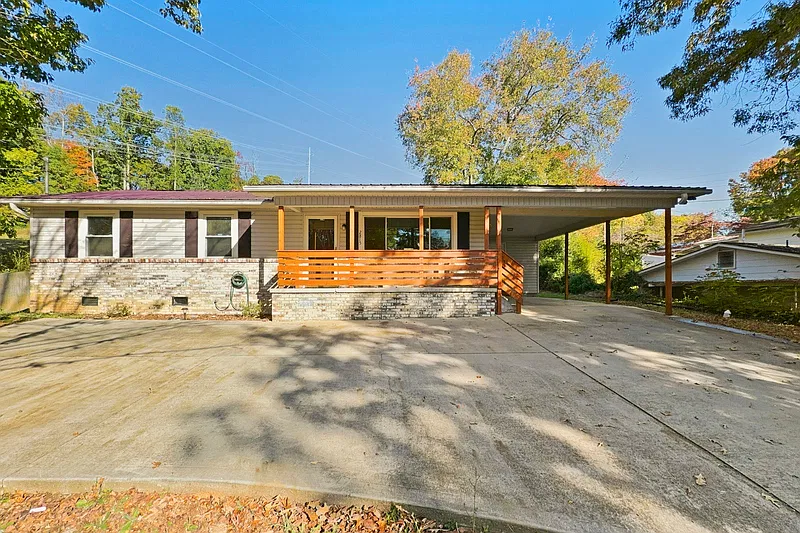 3 bed, 2.0 bath, $1,975 — Photo 1