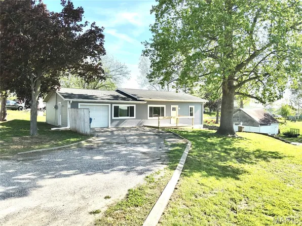 306 W Monroe St, La Grange, MO 63448