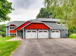 1066 Marty Dr, Hudson, WI 54016