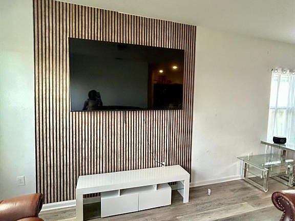 2nd image of 805 ORCHID GROVE BOULEVARD