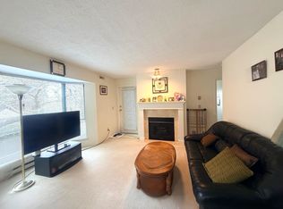 5250 Victory St #203, Burnaby, BC V5J 5H2