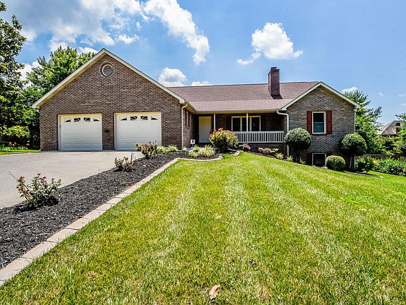3rd image of 10610 Eagle Glen Dr