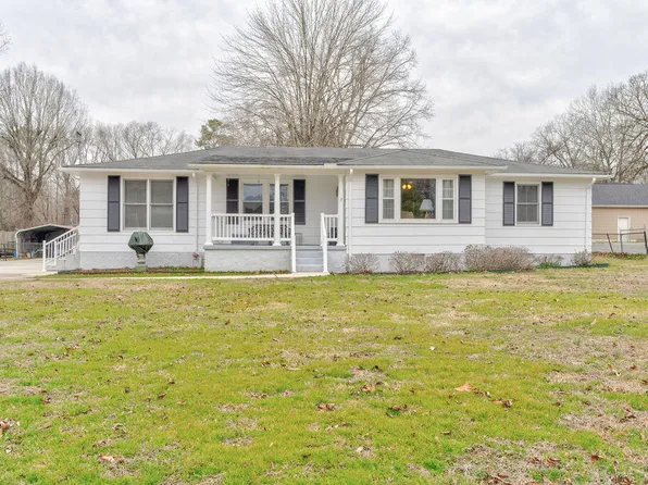 634 Hickory Ln, Rossville, GA 30741