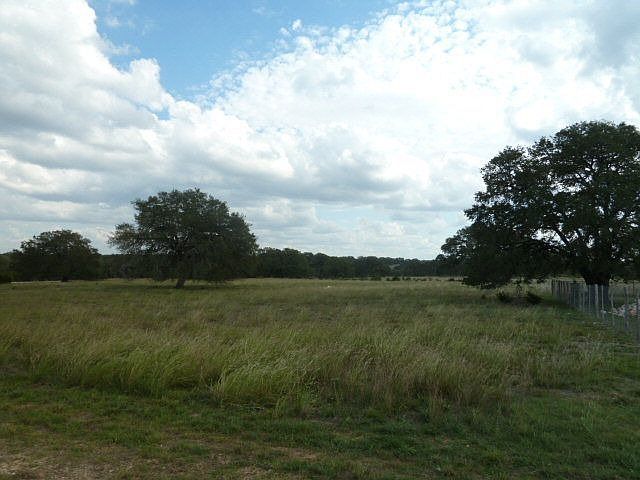 1st image of 609 Cross Oak