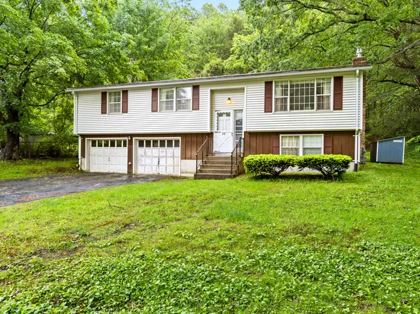 108 Gallivan Lane, Montville, CT 06382