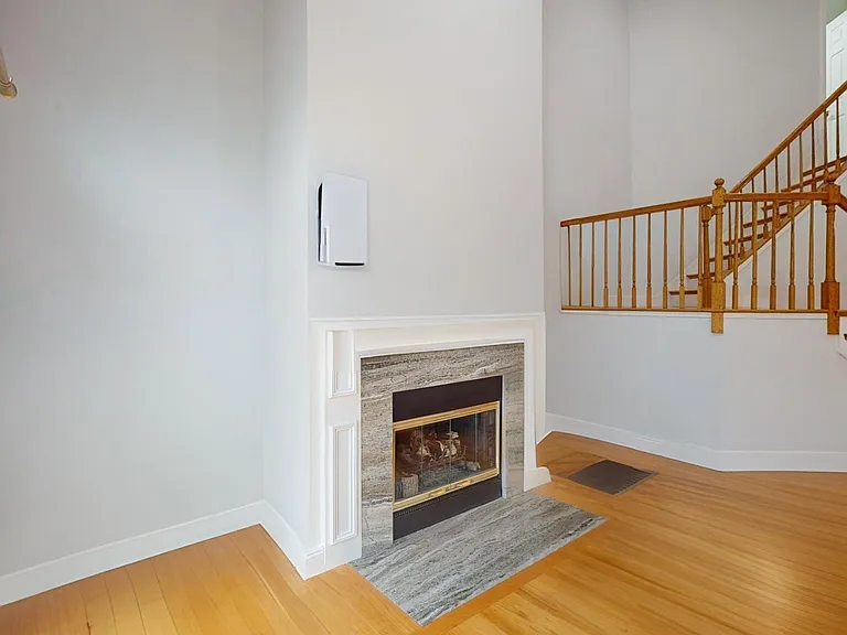 8 Knollwood Ct #8 — Photo 3