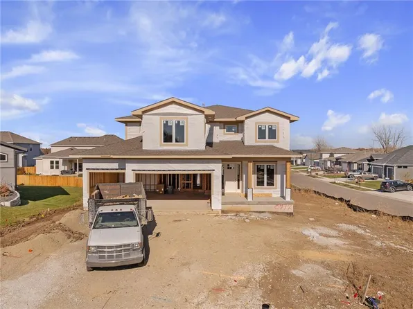 8972 Shady Bend Rd, Lenexa, KS 66227